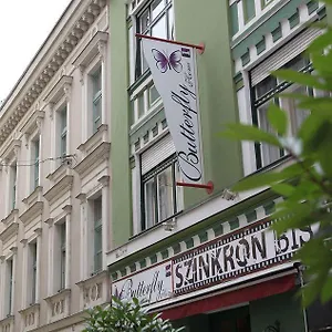 rezervați aici